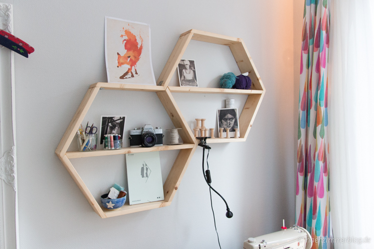 DIY Honeycomb Shelves in my Sewing Room | naehzimmerblog.de